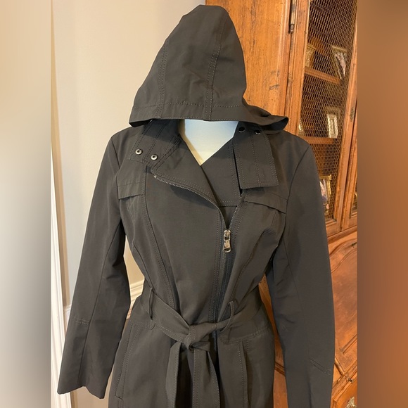 Vince Camuto Water Repellant Zip Trench - Picture 5 of 11